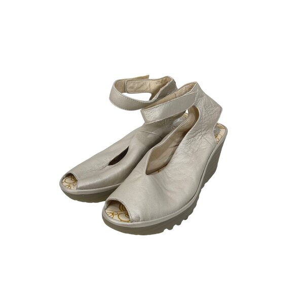 Fly London Women Leather Peep Toe Wedge Sandals SZ 40 Metallic Cream Ankle Strap - Picture 13 of 14